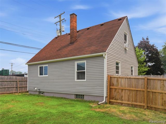 15201 Cavour Street, Livonia, MI 48154
