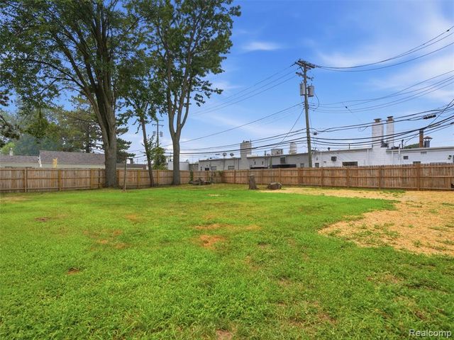 15201 Cavour Street, Livonia, MI 48154