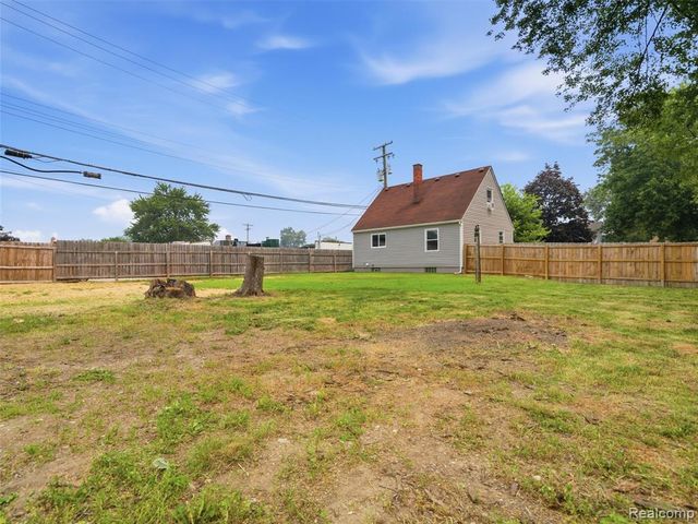 15201 Cavour Street, Livonia, MI 48154