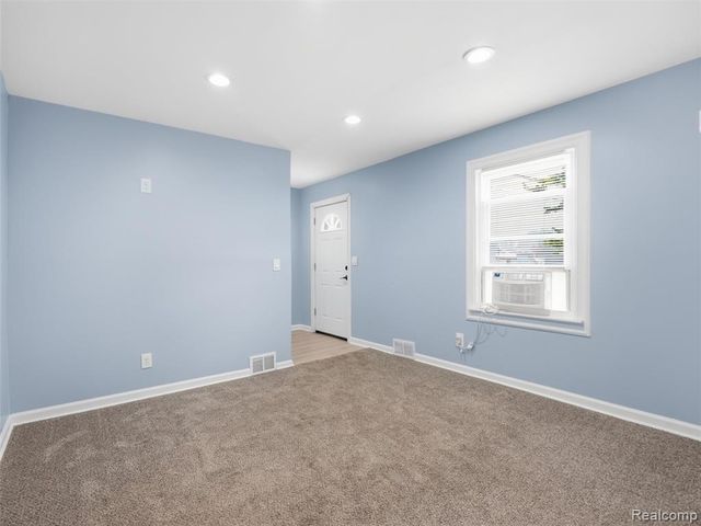 15201 Cavour Street, Livonia, MI 48154
