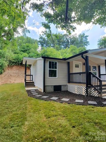 64 P J Drive, Waynesville, NC 28786