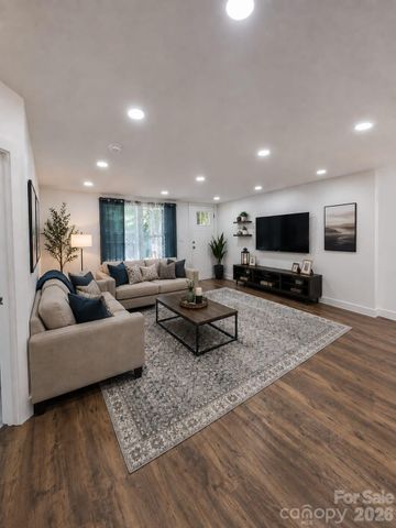 64 P J Drive, Waynesville, NC 28786