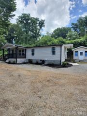 64 P J Drive, Waynesville, NC 28786