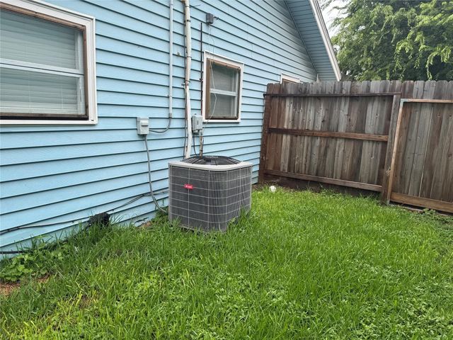 509 23rd Avenue N, Texas City, TX 77590