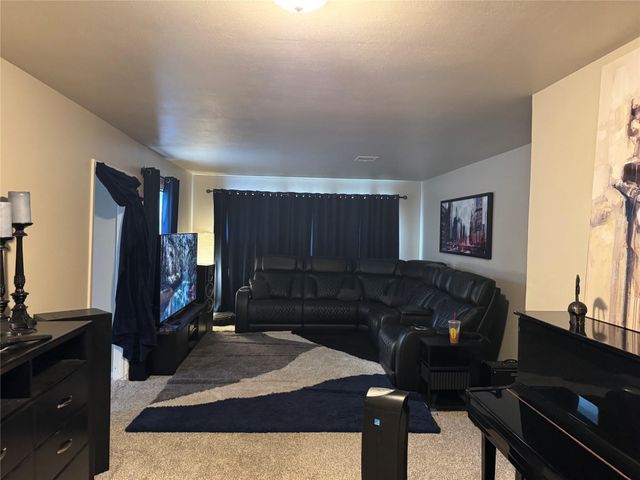 509 23rd Avenue N, Texas City, TX 77590