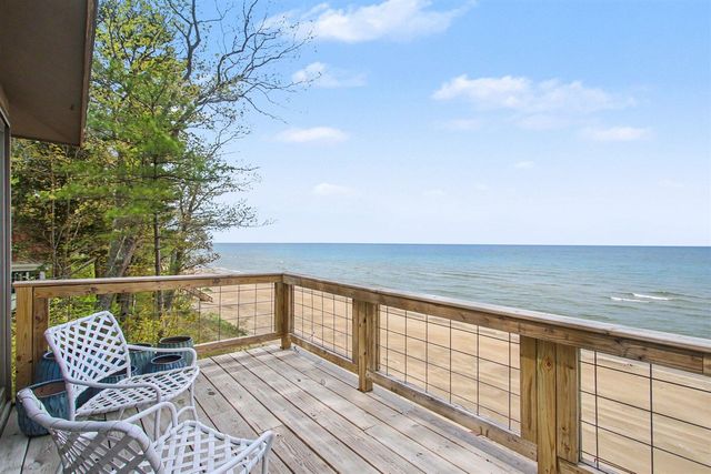 80132 Linden Hills Street, Covert, MI 49043