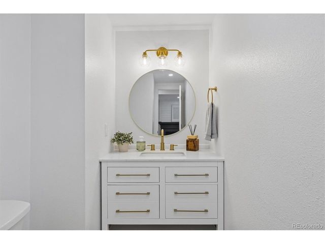 7570 S Reed Ct, Littleton, CO 80128
