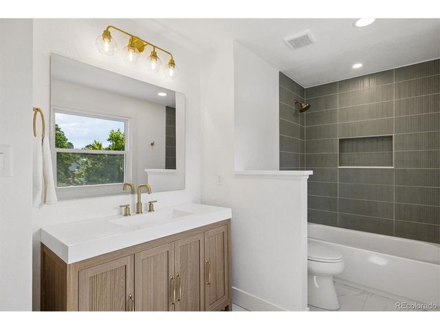 7570 S Reed Ct, Littleton, CO 80128