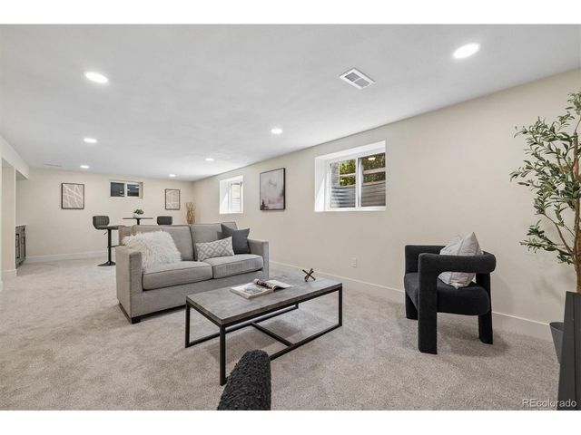 7570 S Reed Ct, Littleton, CO 80128
