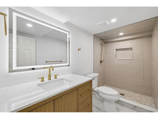 7570 S Reed Ct, Littleton, CO 80128