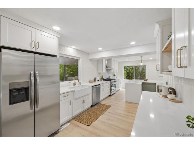 7570 S Reed Ct, Littleton, CO 80128