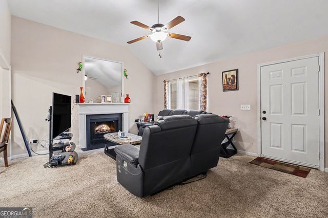 211 Stoney Point Cove, Carrollton, GA 30116