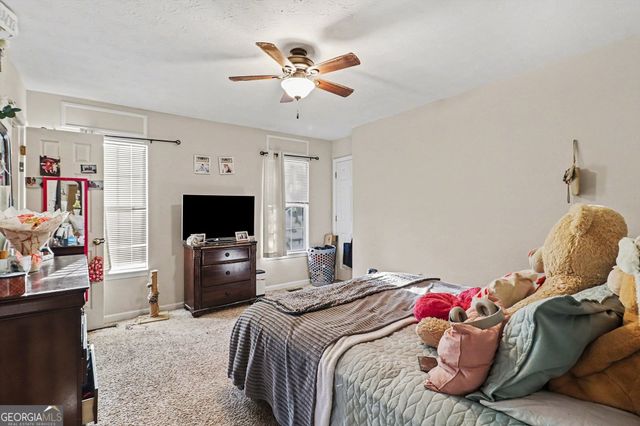 211 Stoney Point Cove, Carrollton, GA 30116