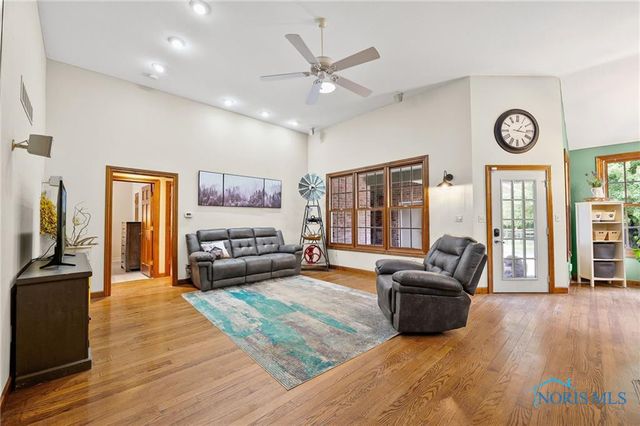 5531 S Fulton Lucas Road, Swanton, OH 43558