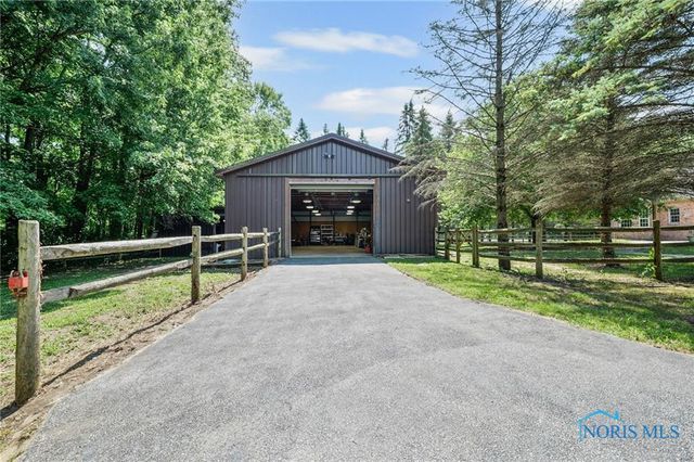 5531 S Fulton Lucas Road, Swanton, OH 43558