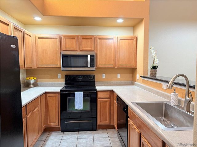 5800 Tower Rd 907, Denver, CO 80249