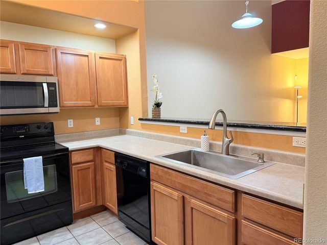 5800 Tower Rd 907, Denver, CO 80249
