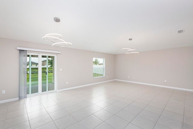 988 Bent Creek Drive, Fort Pierce, FL 34947