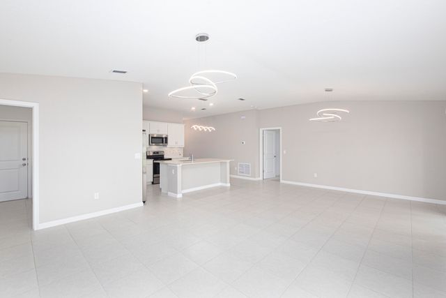 988 Bent Creek Drive, Fort Pierce, FL 34947