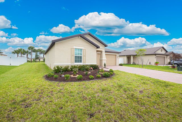988 Bent Creek Drive, Fort Pierce, FL 34947
