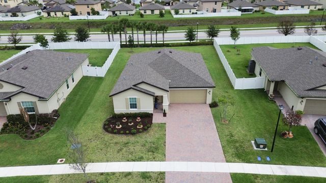 988 Bent Creek Drive, Fort Pierce, FL 34947