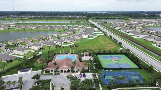 988 Bent Creek Drive, Fort Pierce, FL 34947