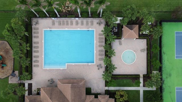 988 Bent Creek Drive, Fort Pierce, FL 34947
