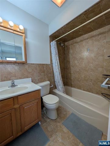 226 Newark Avenue 2, Lyndhurst, NJ 07071