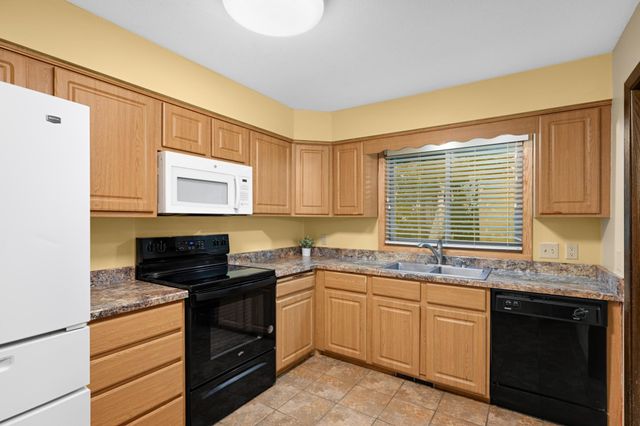 1989 Foxridge Road, Saint Paul, MN 55119