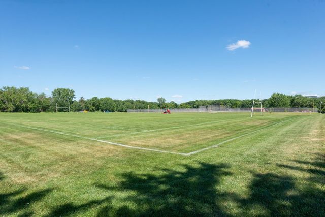 1989 Foxridge Road, Saint Paul, MN 55119