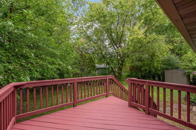 1989 Foxridge Road, Saint Paul, MN 55119