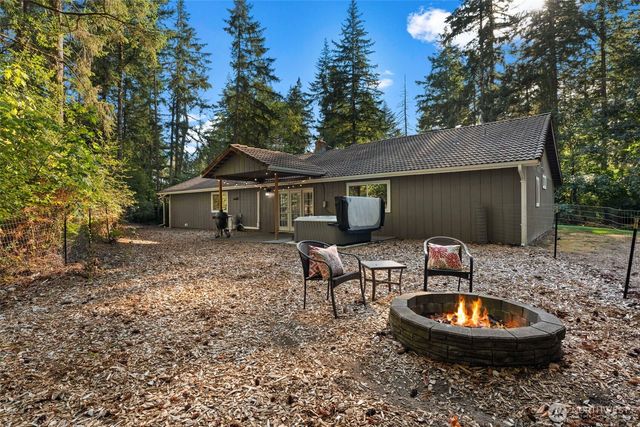 8221 164th Street NW, Gig Harbor, WA 98329