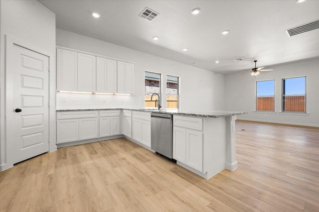 2310 Abbeville Avenue, Wolfforth, TX 79382