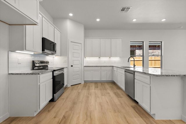 2310 Abbeville Avenue, Wolfforth, TX 79382