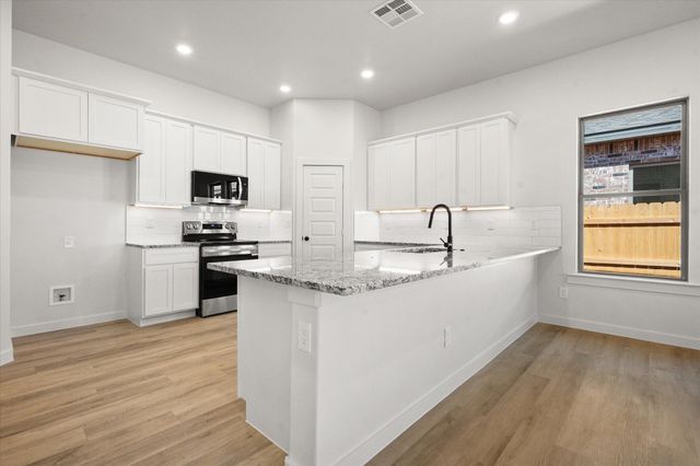 2310 Abbeville Avenue, Wolfforth, TX 79382