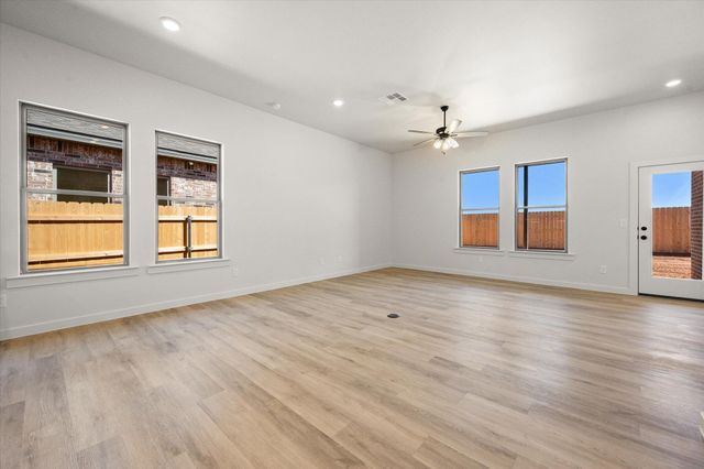 2310 Abbeville Avenue, Wolfforth, TX 79382