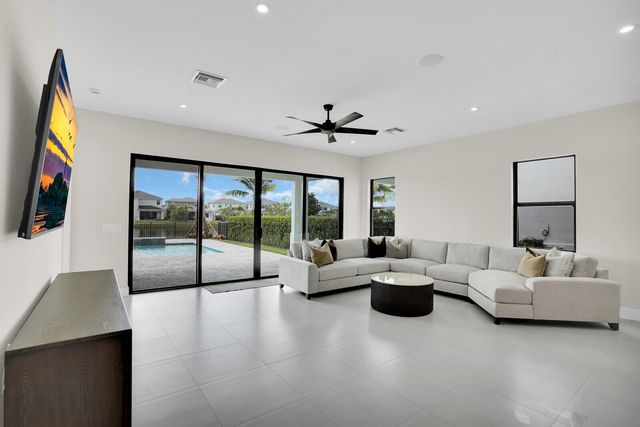 12656 Solana Bay Circle, Palm Beach Gardens, FL 33412