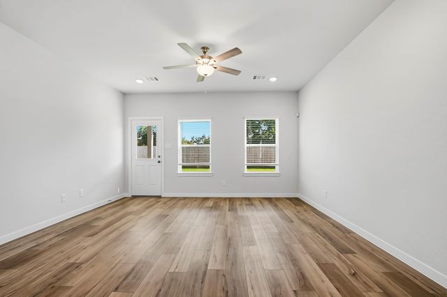 11334 Youngquist Drive, Mont Belvieu, TX 77585