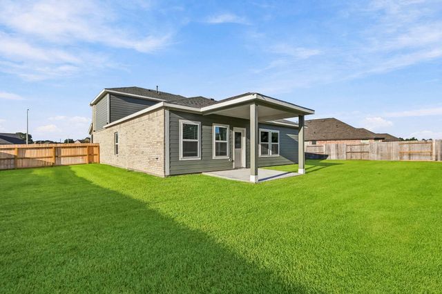 11334 Youngquist Drive, Mont Belvieu, TX 77585