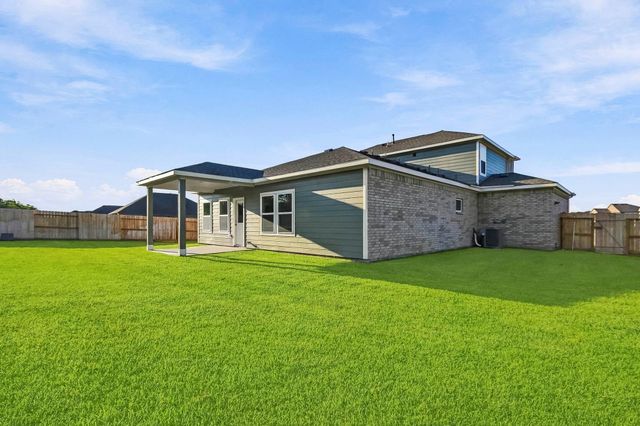 11334 Youngquist Drive, Mont Belvieu, TX 77585