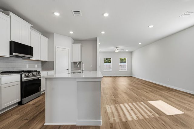 11334 Youngquist Drive, Mont Belvieu, TX 77585