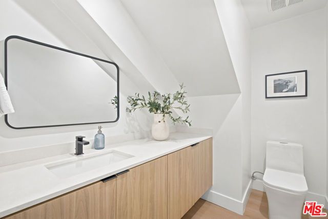 1159 N Formosa Avenue 1, West Hollywood, CA 90046