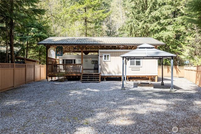 1028 Maple Lane, Sumas, WA 98295