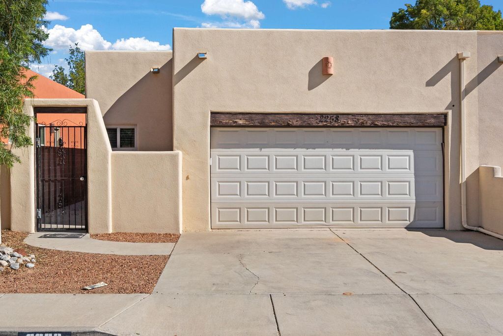 2258 CALLE DE ORTIZ, Los Lunas, NM 87031