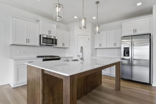 8204 Haywood Drive, Lino Lakes, MN 55014