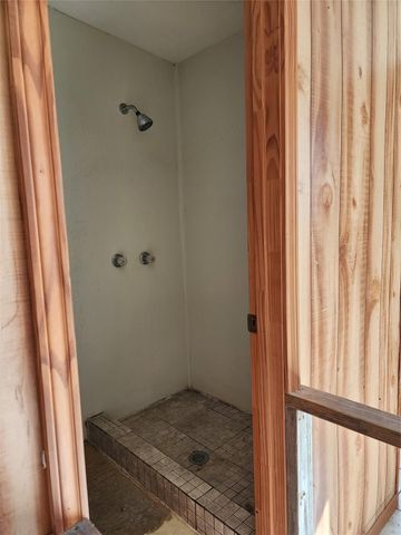 2200 Golden Ave, Bay City, TX 77414