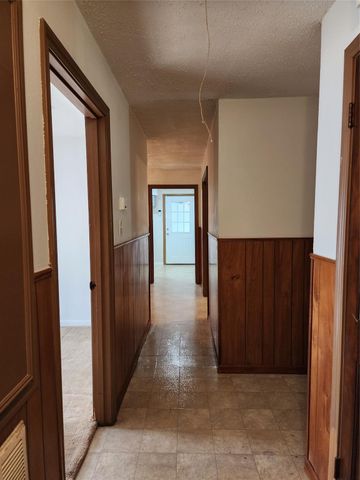 2200 Golden Ave, Bay City, TX 77414