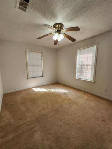 2200 Golden Ave, Bay City, TX 77414