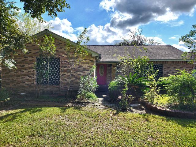 2200 Golden Ave, Bay City, TX 77414