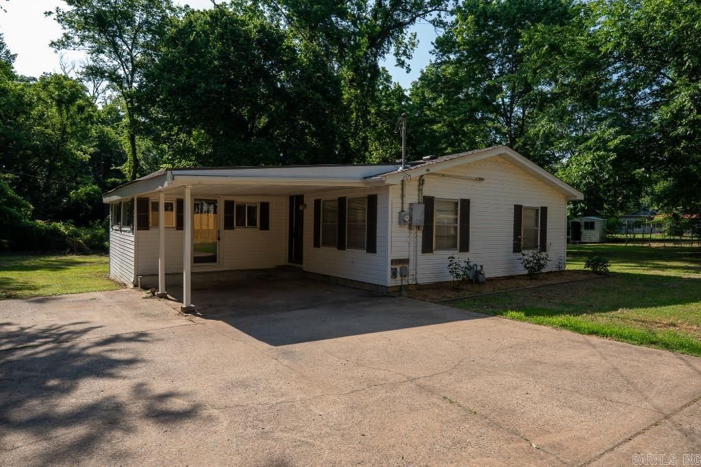 208 King Road, Benton, AR 72019